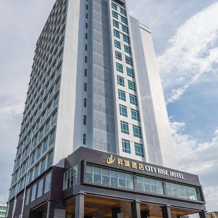 City Rise Hotel Miri Bagian luar foto