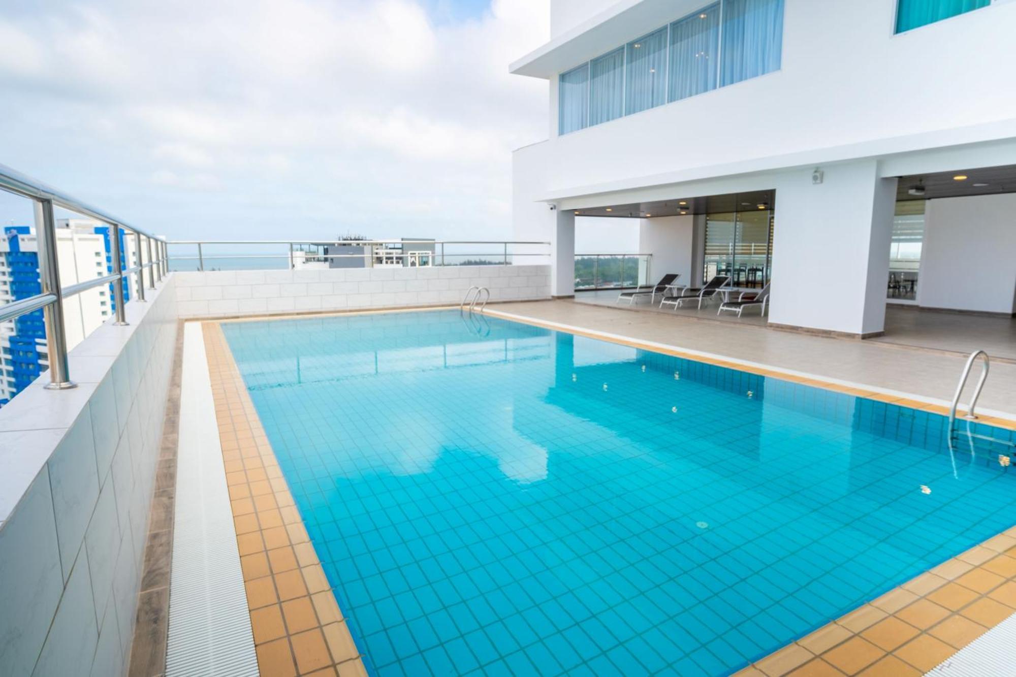 City Rise Hotel Miri Bagian luar foto